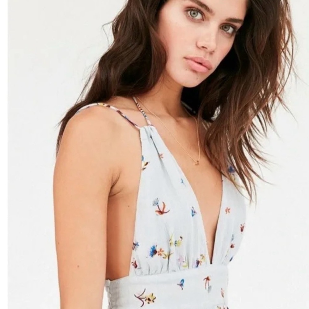 Kimchi Blue Backless Floral Dress - White and Blue - Picture 2 of 7